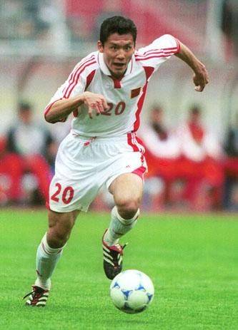 古广明以其犀利的突破和精准的射门,成为中国足球前锋线上的佼佼者.