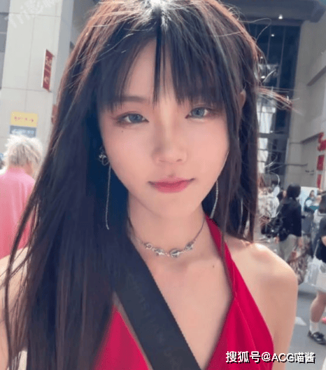 千万级网红coser被封禁一年后重新复出,18个视频吸粉28万,评论区把我