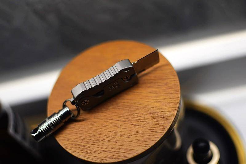 精致设计与卓越性能的完美结合 费戈钛合金δM390萝卜小DAO