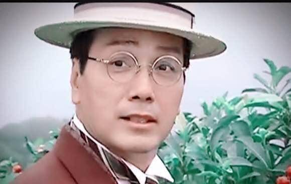 从俊俏小生到潇洒大亨,演容宽少爷的伍卫国永远英俊迷人