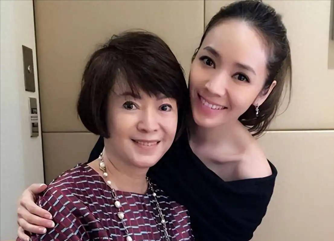 "最强情妇"林月云:霸占闺蜜老公31年,生下侯佩岑,获亿万遗产