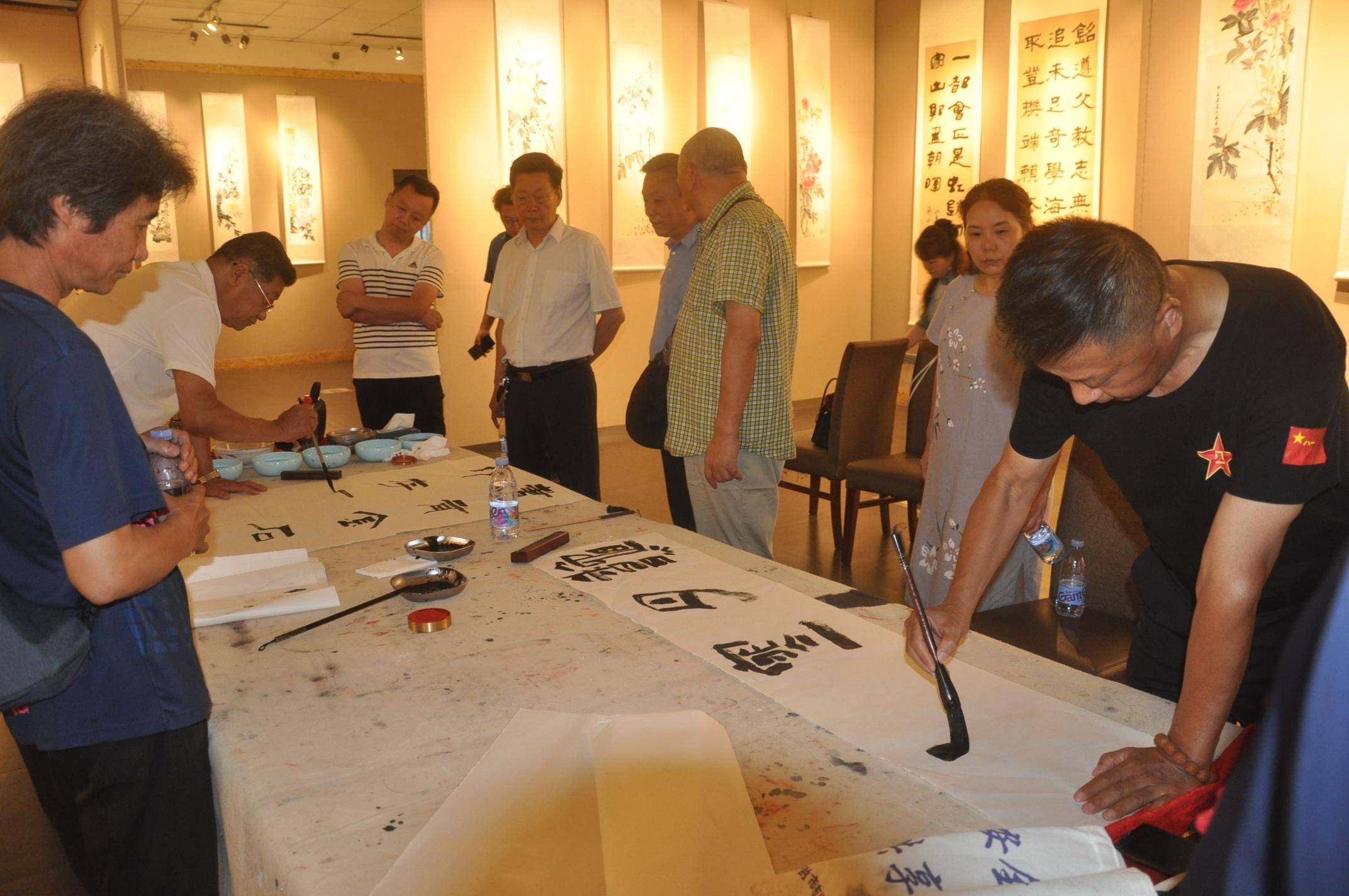 国色凝香 戏墨寻真 魏海燕牡丹作品展在皇宋大观书画院成功举办