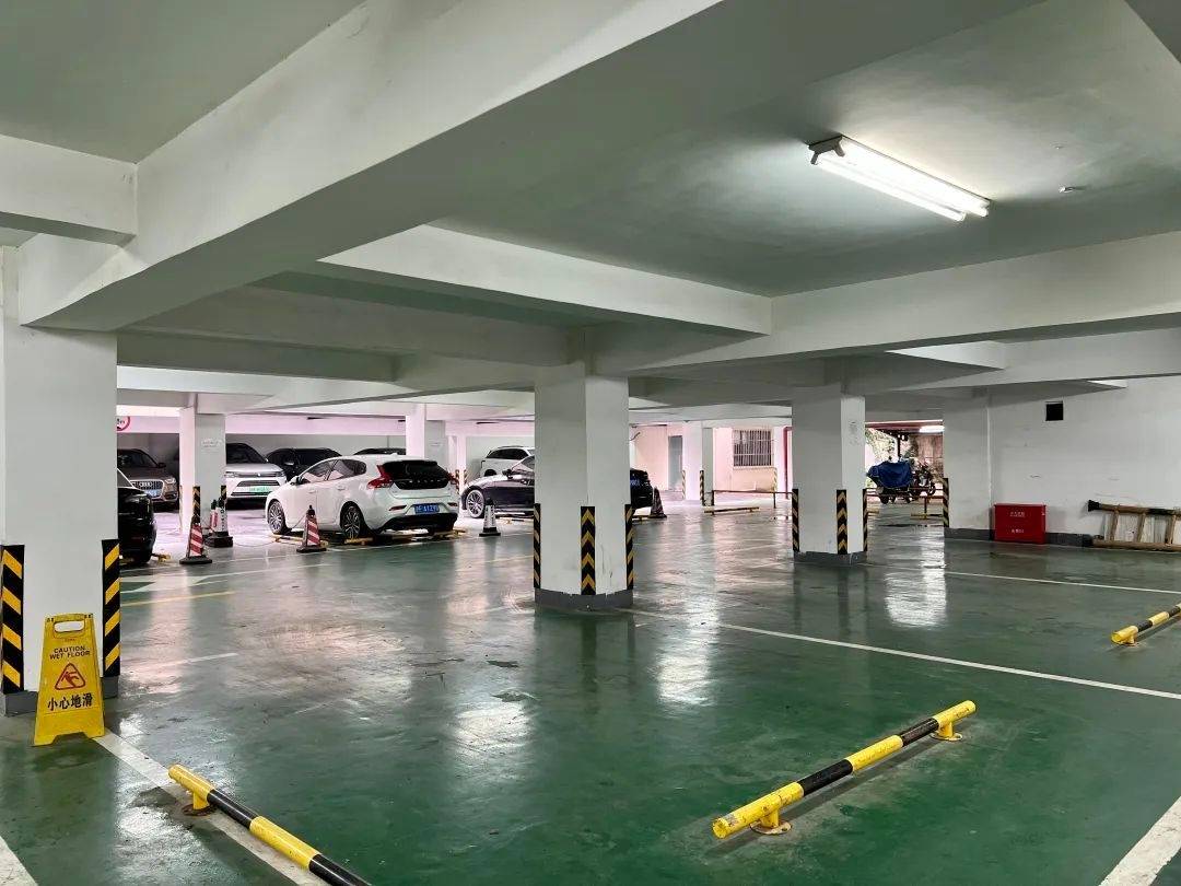 1356户居民,不到400个停车位……这老小区用近10年破停车困境_永乐苑