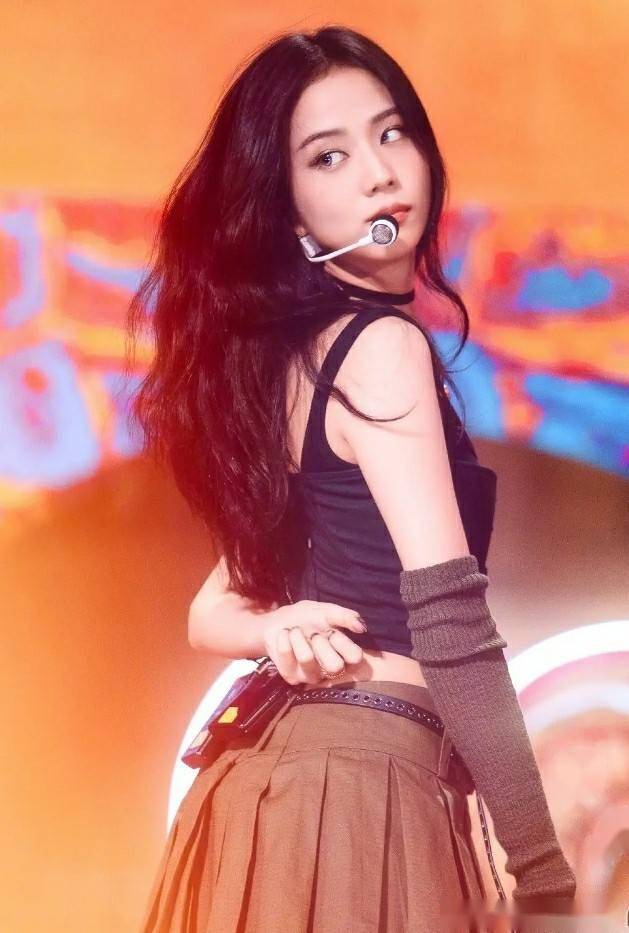 美貌与智慧并存的金智秀,42岁东方神韵令人叹为观止,这谁顶得住!