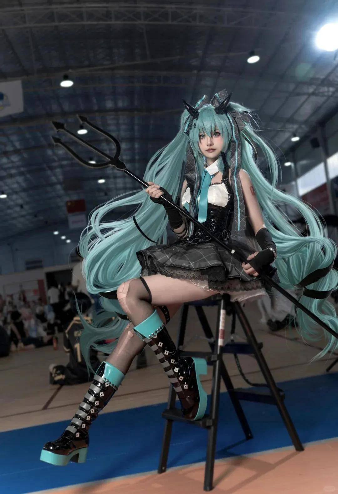 初音未来黑丝COS,这颜值和身材太绝了,可惜丝袜破了_小浣熊_早川希_太太