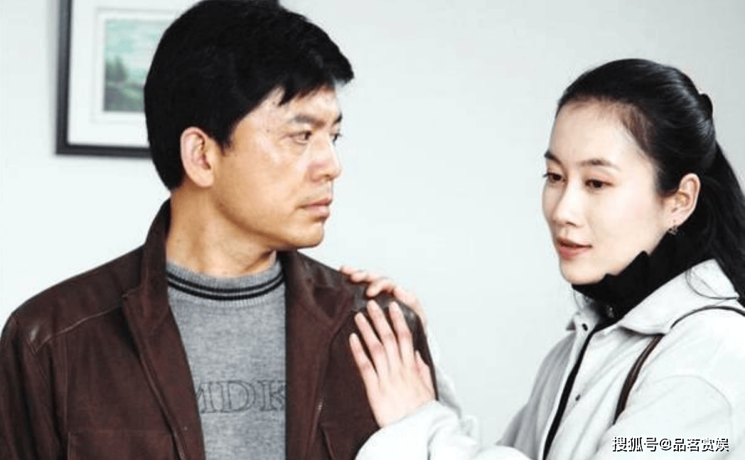 现实生活中何政军是一个老实人,他早在28岁的时候就遇到了自己的妻子