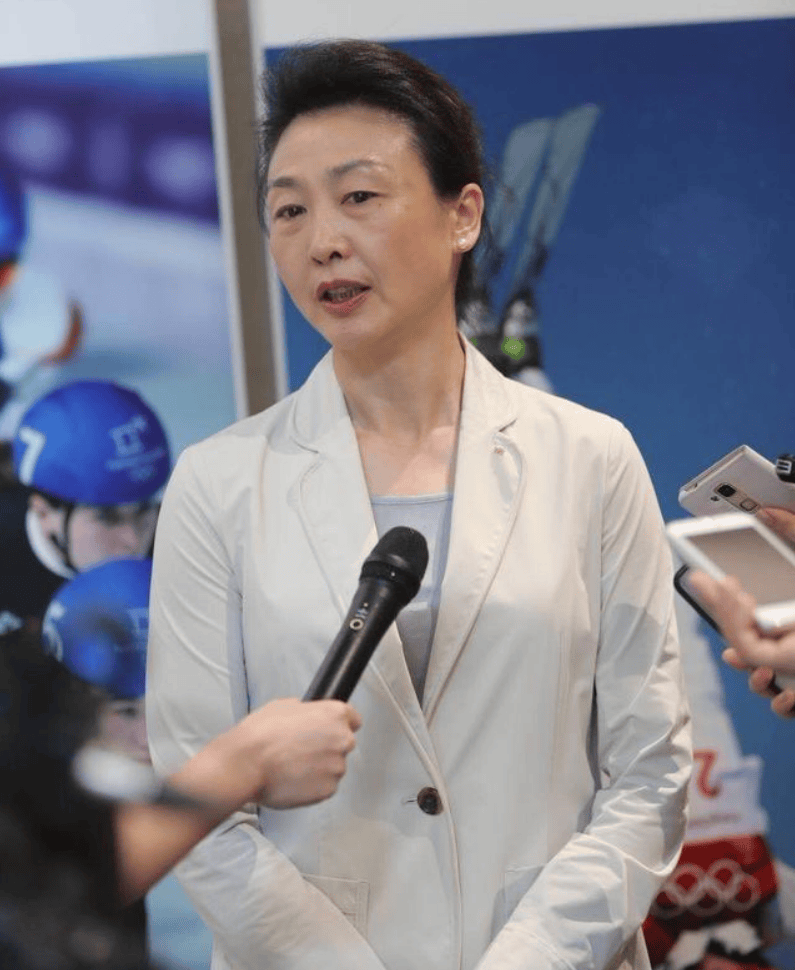 羽坛皇后李玲蔚:48枚金牌,13次世界冠军,丈夫是她的坚强后盾