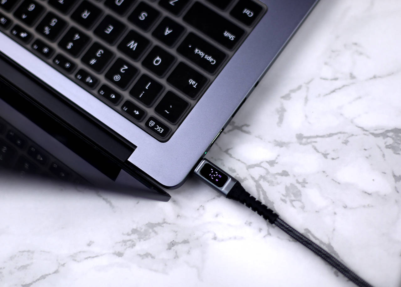 告别充电焦虑，迎接数显快充新时代！威宝100W数显快充线体验