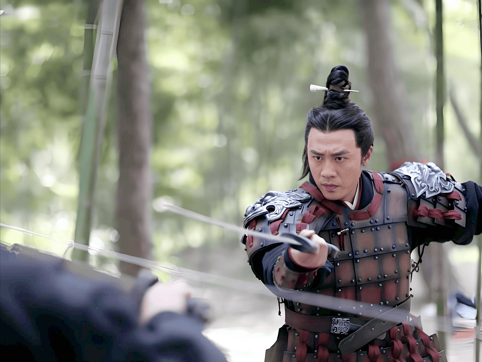 2004年,杜淳接拍58集古装历史剧《汉武大帝》