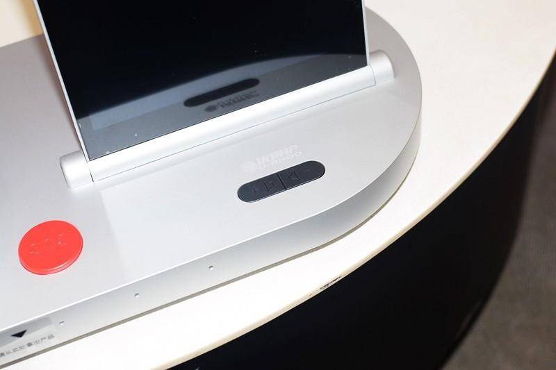 独居养老解决方案- 优得护养老陪伴机器人上手体验