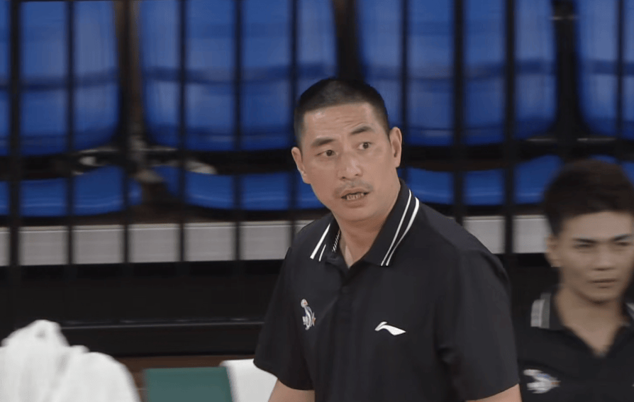 原创            邱彪得不偿失！高诗岩20+7+7伤退，状元郎6投2中，山东队憾失冠军-高青邱诗集有哪些