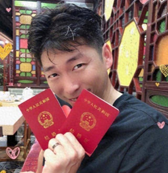 男排名将沈琼:运动生涯有悲情,39岁才喜结良缘,如今过得怎样_排球