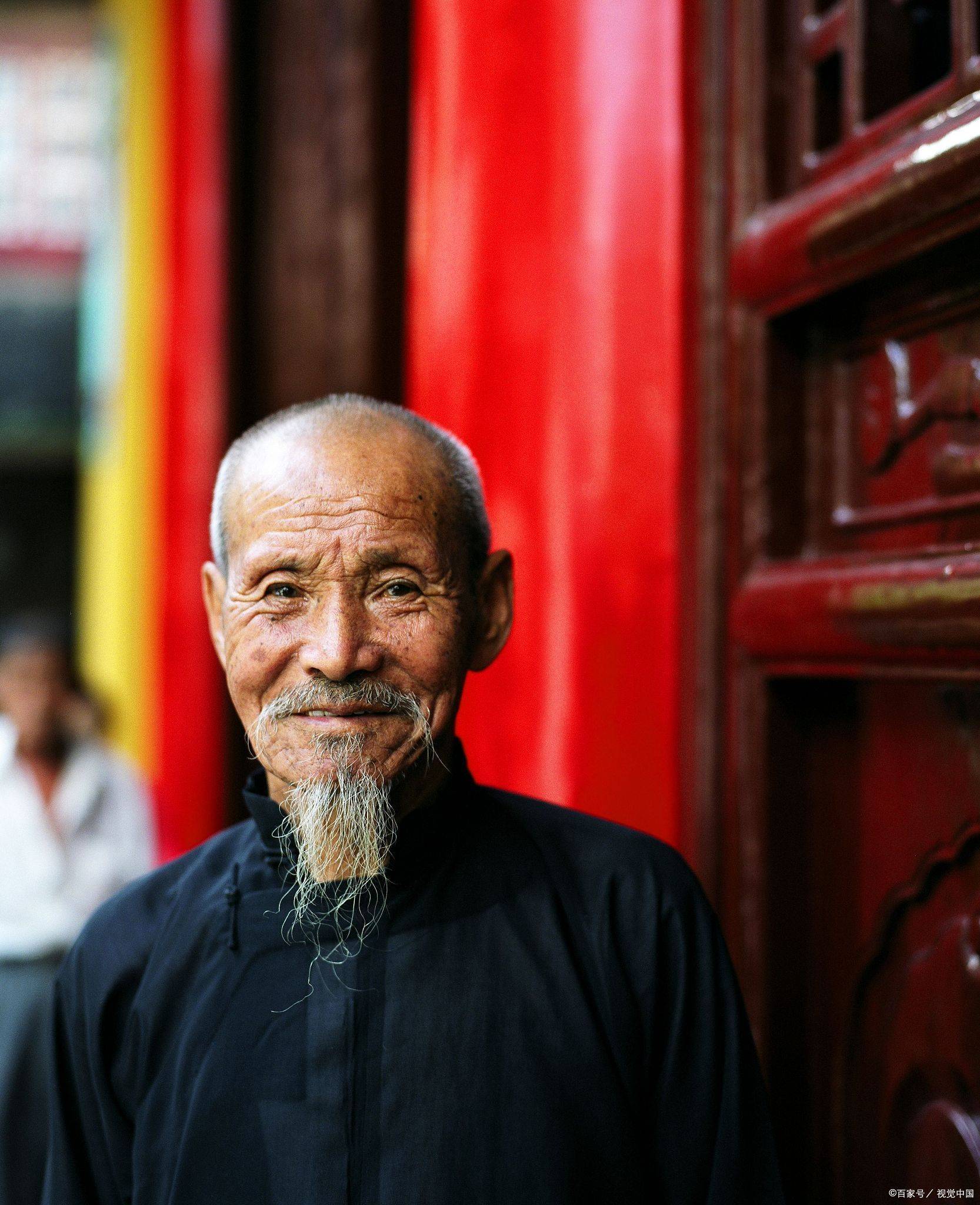 李庆远简介图片