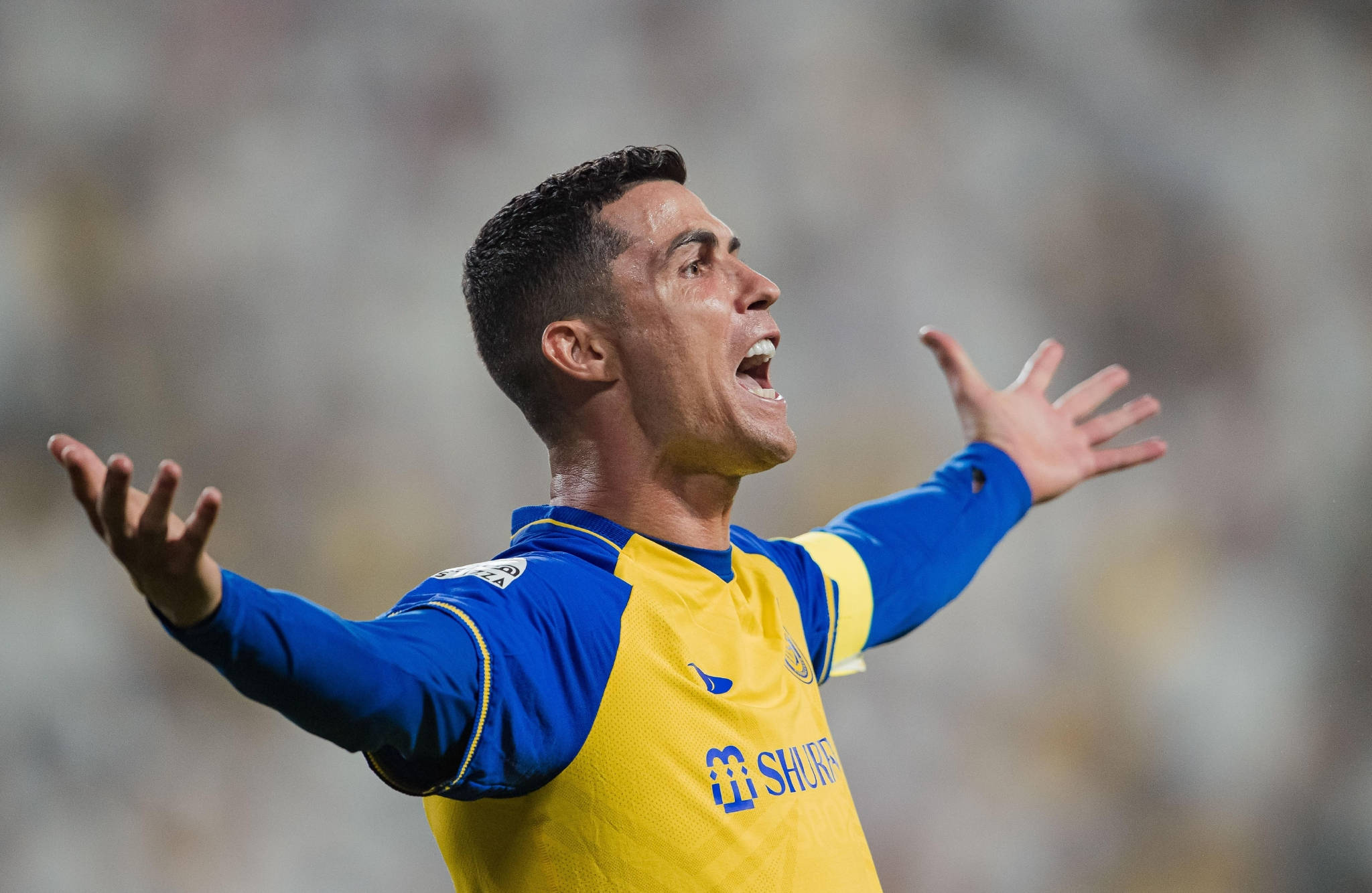 c罗在欧冠始终还欠缺一个体面的谢幕演出,如果能够回归葡萄牙体育再