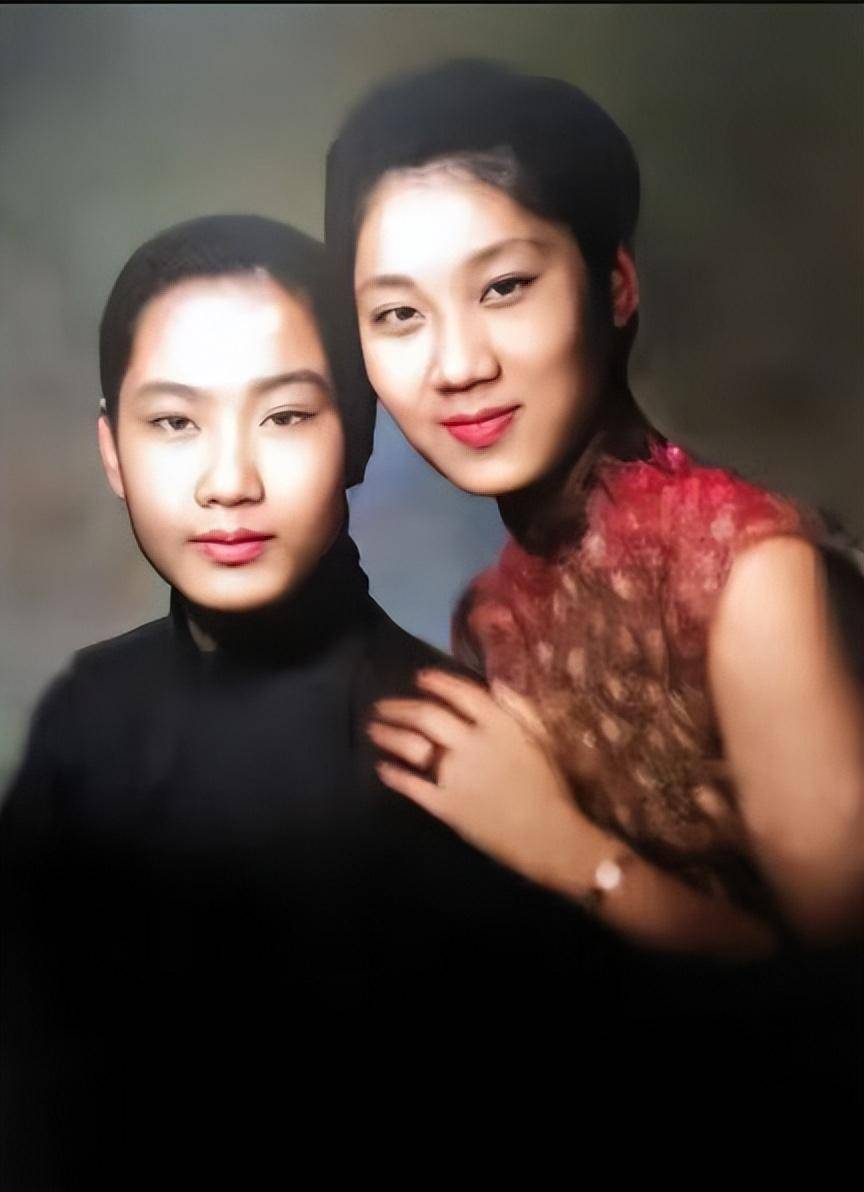 袁雪芬当时担任上海越剧院院长,听出了曹银娣唱腔里有马樟花的遗