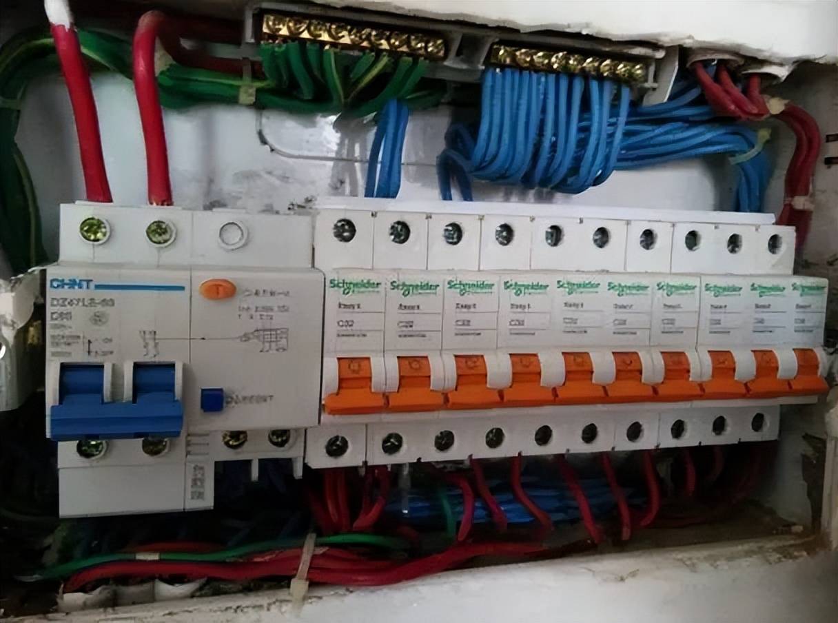 空气开关和漏电开关哪个好?老师傅告诉你新房装修别装错了