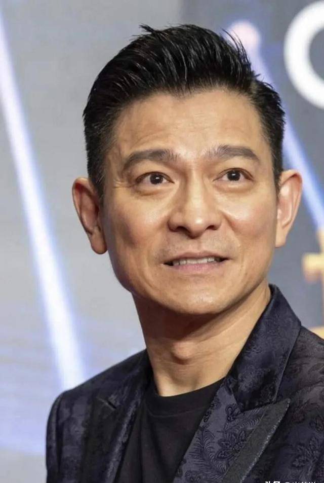 但天王刘德华如今已经62岁,状