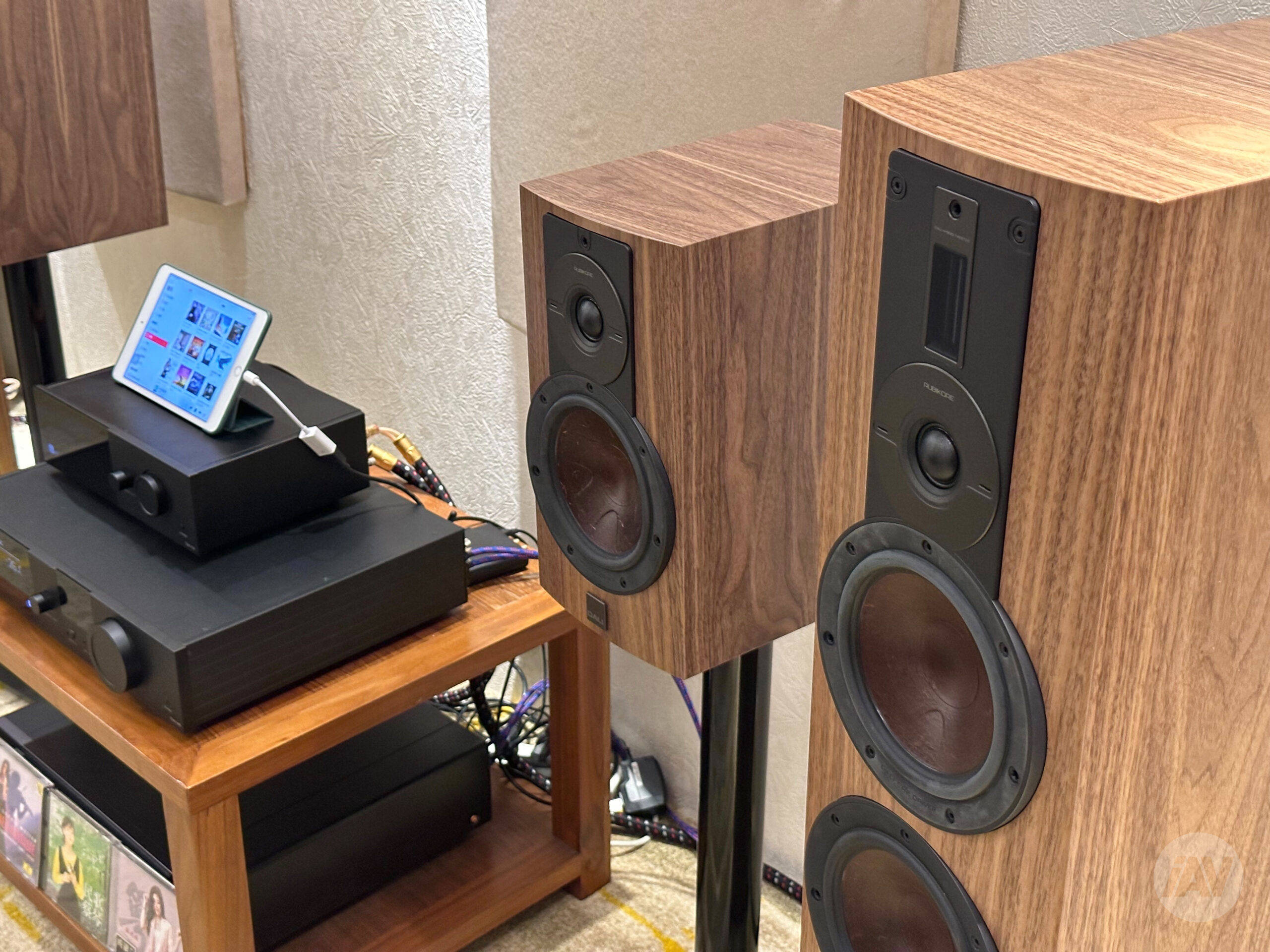 丹麦达尼dali"新乐爵"系列rubikore 8落地式音箱