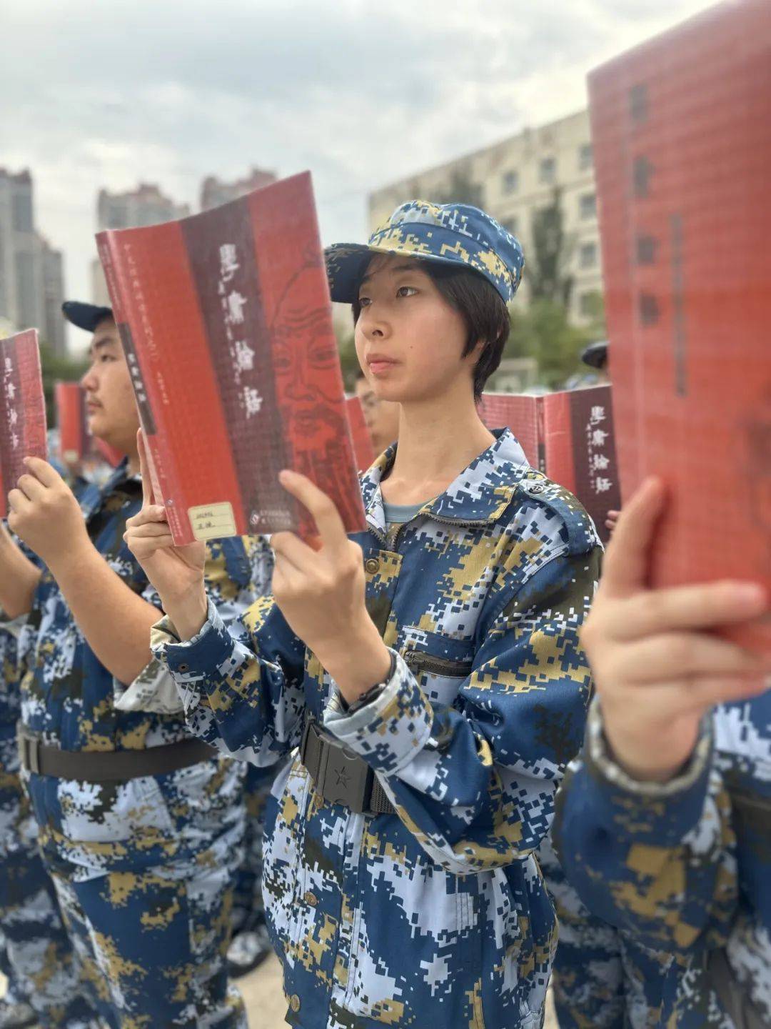 沙场展雄姿 学子竞风流