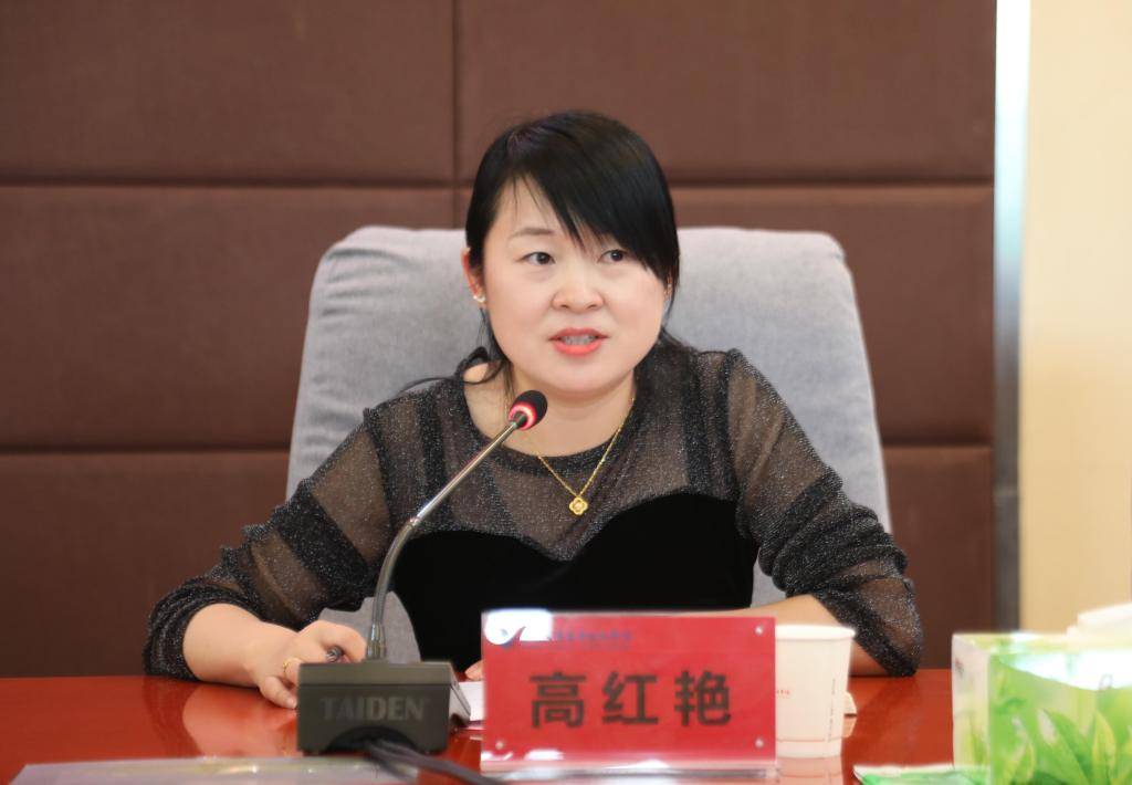 高红艳在主持会议时指出,迎新工作要始终坚持以学生为中心,高起点谋划