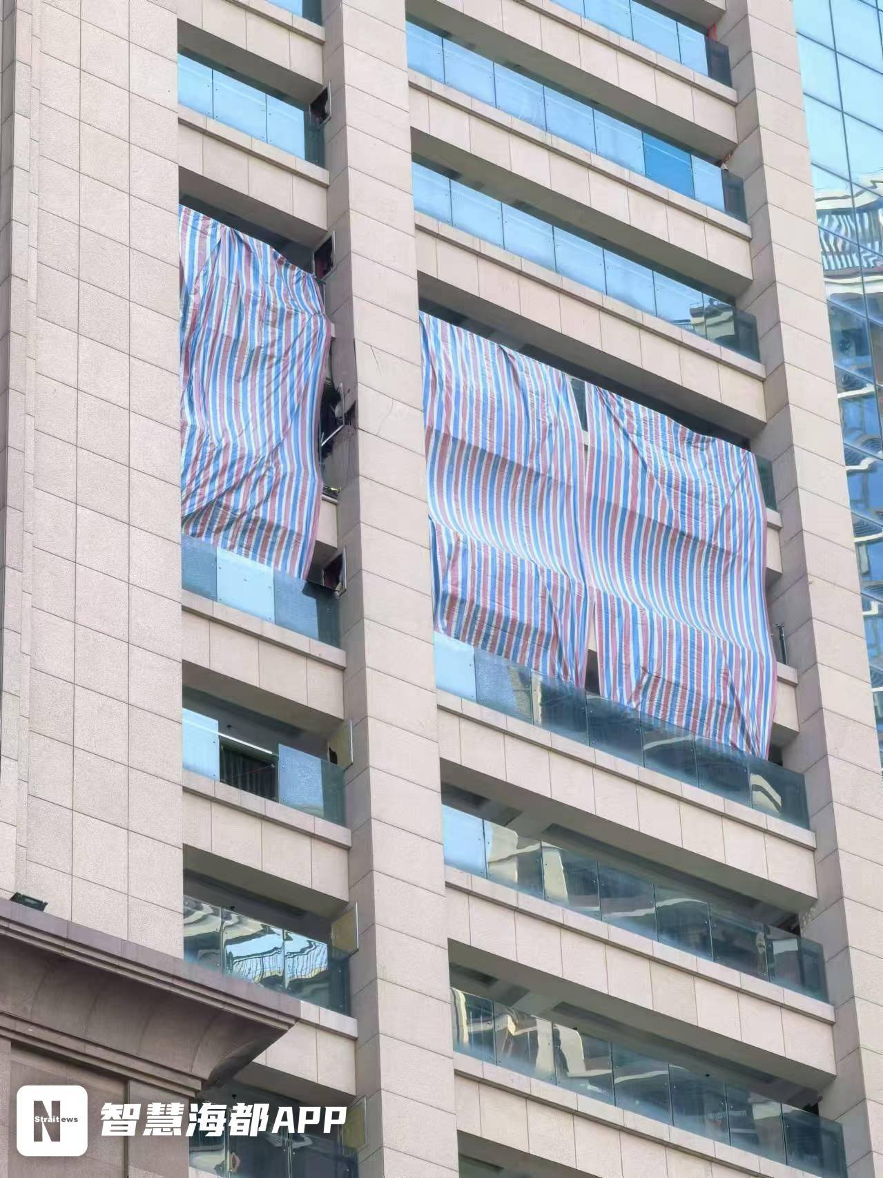 "泉州居民楼惊魂一夜:凌晨突发爆炸巨响,多户房屋受损紧急疏散"_事件