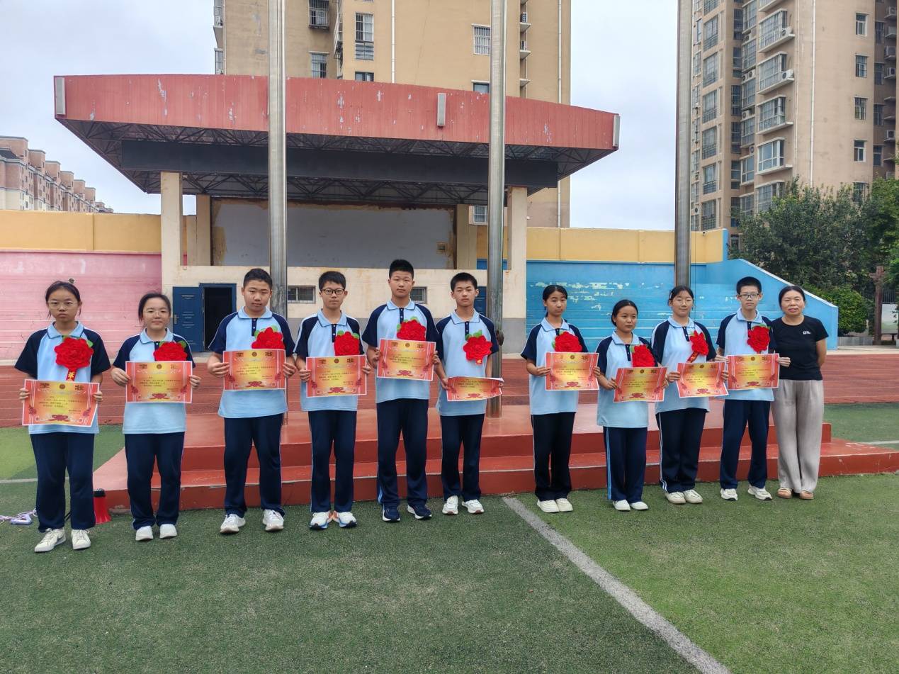 濮阳市第五中学七年级升级考试和八年级暑期开学学习质量检测表彰大会