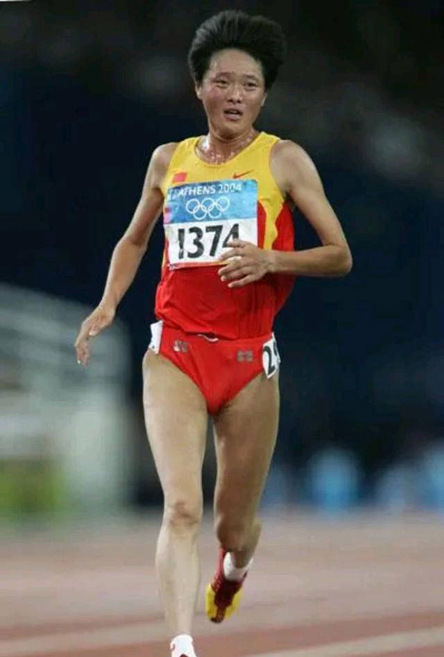 大约在2005年,女子长跑运动员孙英杰在国内比赛中被查出使用兴奋剂.