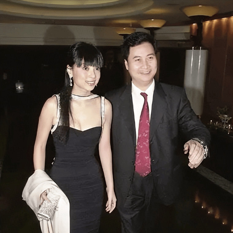 叶剑波和傅明宪就这样相遇了.