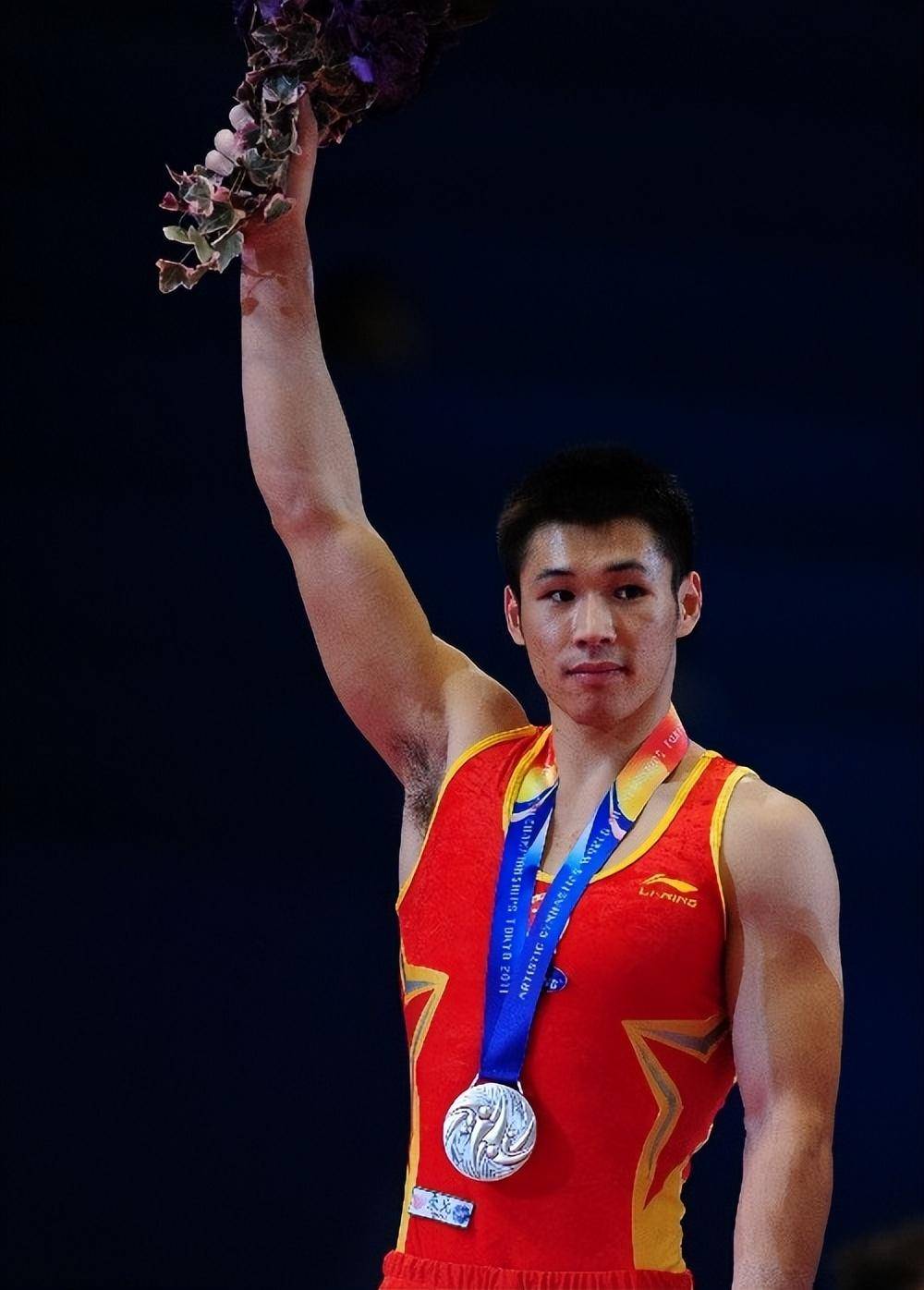 奥运冠军张成龙:因为颜值高,被小3岁富婆倒追,如今过得怎么样?