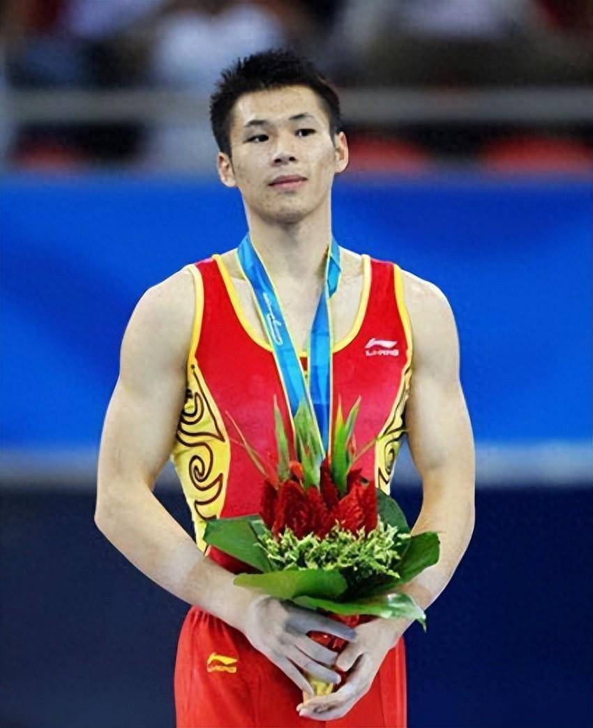 奥运冠军张成龙:因为颜值高,被小3岁富婆倒追,如今过得怎么样?