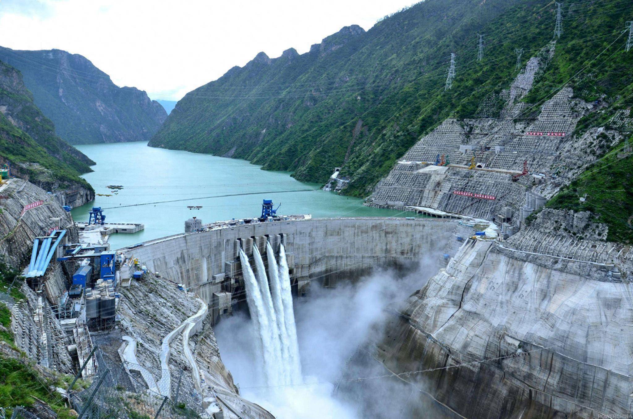 白鹤滩水电站全景图片