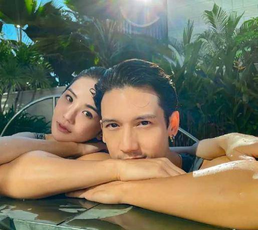 关智斌向阿sa求婚,两人相约健身互动甜蜜,网友直呼好甜哦