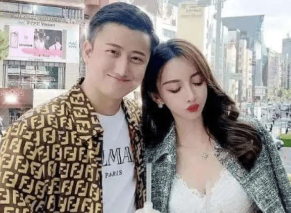 网曝黄晓明叶珂已经结婚_钻戒_网友_双喜临门