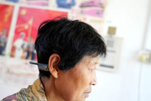 科技助听新选择:zdeer骨传导助听器,无障碍沟通新伴侣