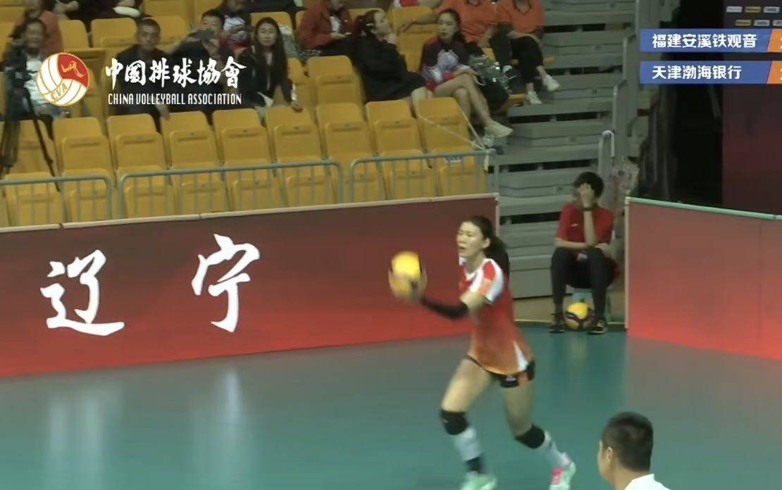 让二追三！天津女排惊天大逆转福建闯进决赛，决胜局更是打对手15-5