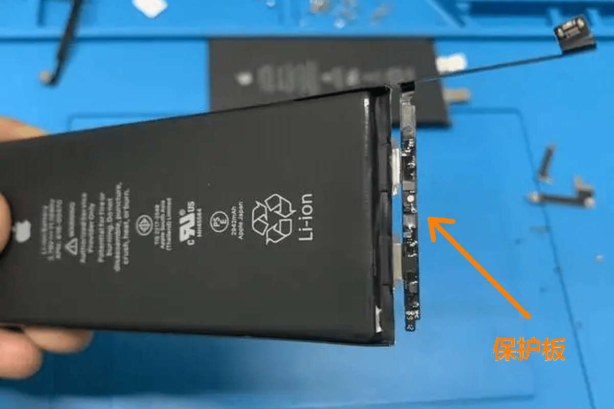 以对讲机,寻呼机等小型设备为例,内部电池容量一般较低,锂离子电池