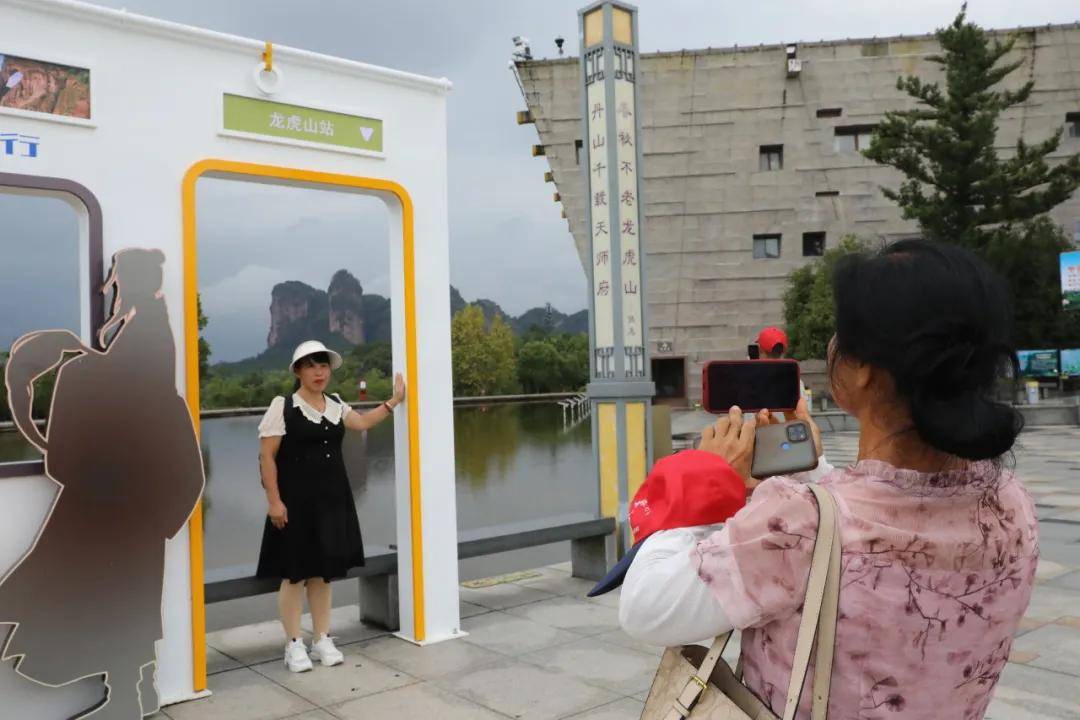 附近的旅游团在什么地方啊(附近旅游团地址电话怎么搜索)