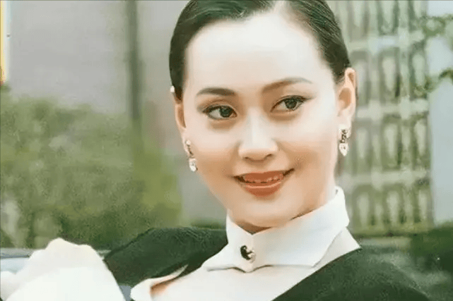 宋佳:闪婚大21岁京剧名家,插足知名导演婚姻,55岁带娃再嫁富商_张学津