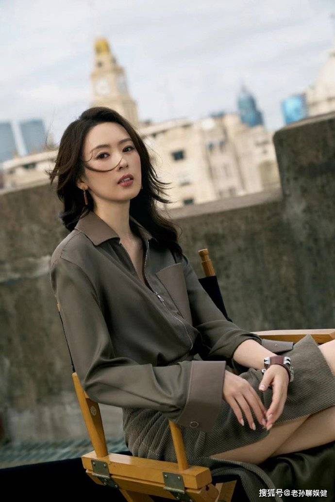 童谣不愧是小章子怡,身上没"顾佳"的气质,温柔大方