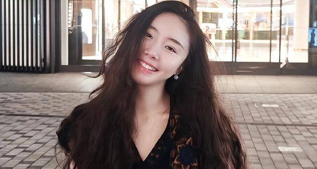 翻脸3年,再看渣男霍尊和被警察抓走的前女友陈露,差距一目了然