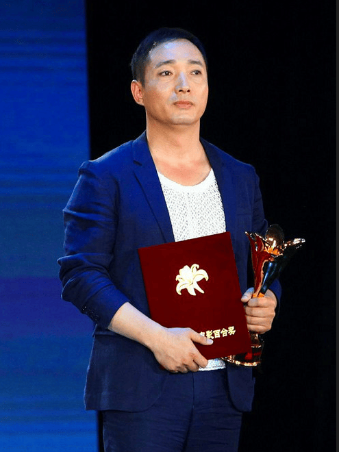 机修工变平民影帝的李易祥,和女星曾黎分手,转身娶韩国美女为妻