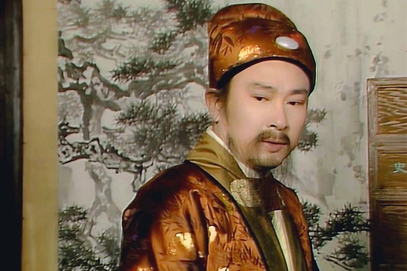 红楼梦:周姨娘为何没孩子?喝老婆洗脚水的故事,暴露贾政的心酸