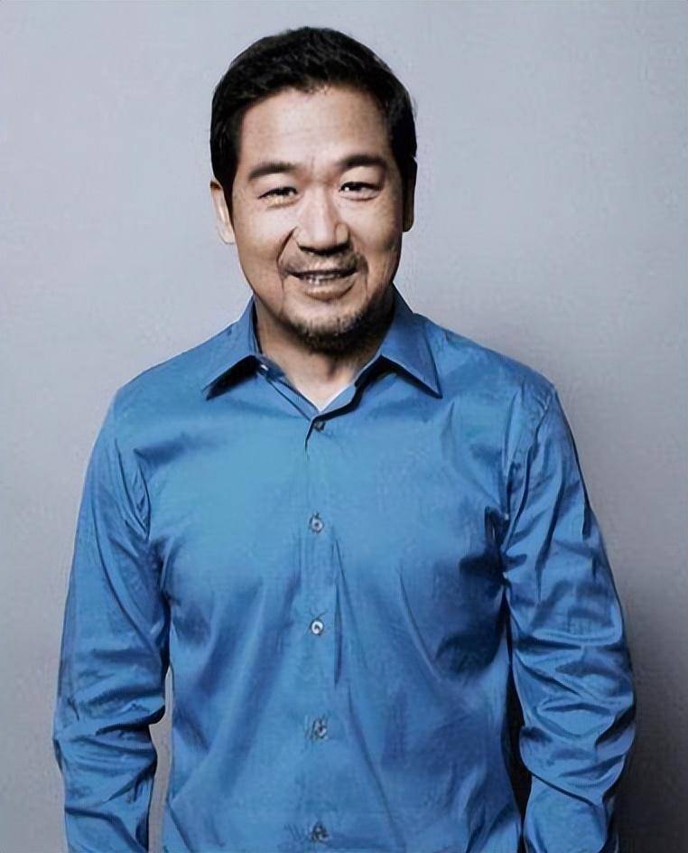 张国立没辙了,定居泰国纸醉金迷,这一次,再没有人能管张默了