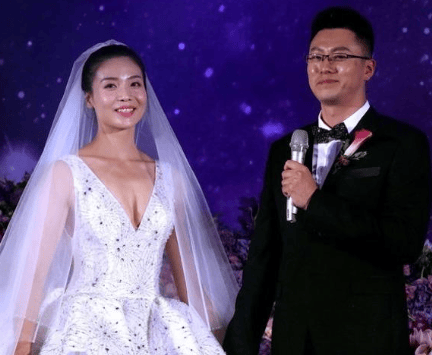 原创            女排名将王梦洁举行婚礼-王梦洁实力
