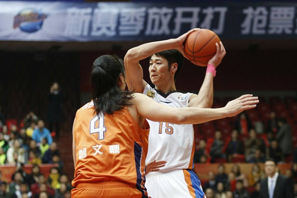 2015-16赛季帮助四川夺得cba总冠军.在2019年陈晓东退役,后期担