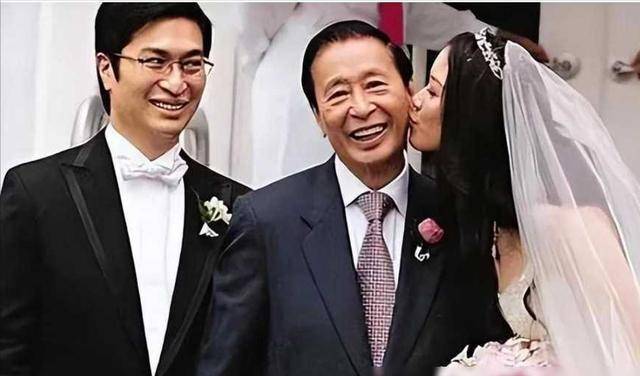 被富豪花7亿娶回家,8年生下4个娃_徐子淇_豪门_李家成