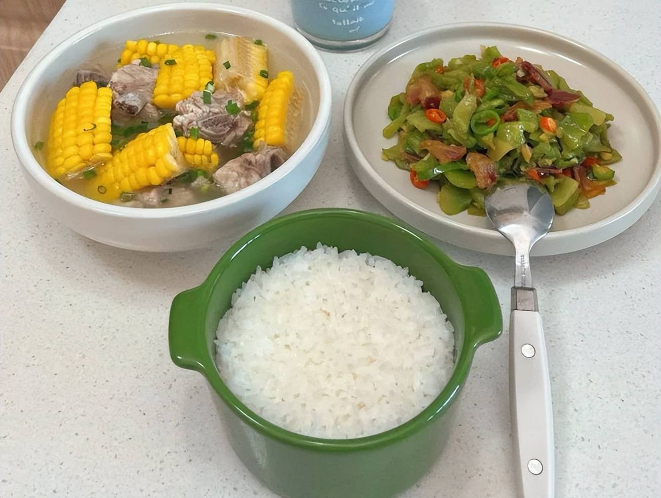 原创            深圳36岁未婚女子晒一人晚餐，走红网络，网友：非常真实！-深圳单身女人多吗