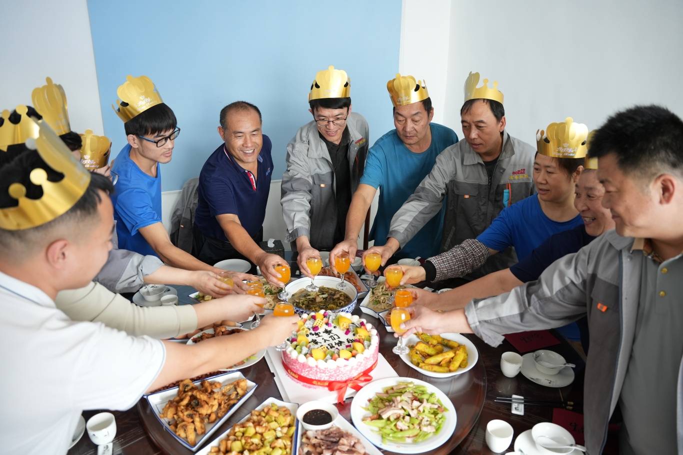 【温馨瞬间,共庆生辰】