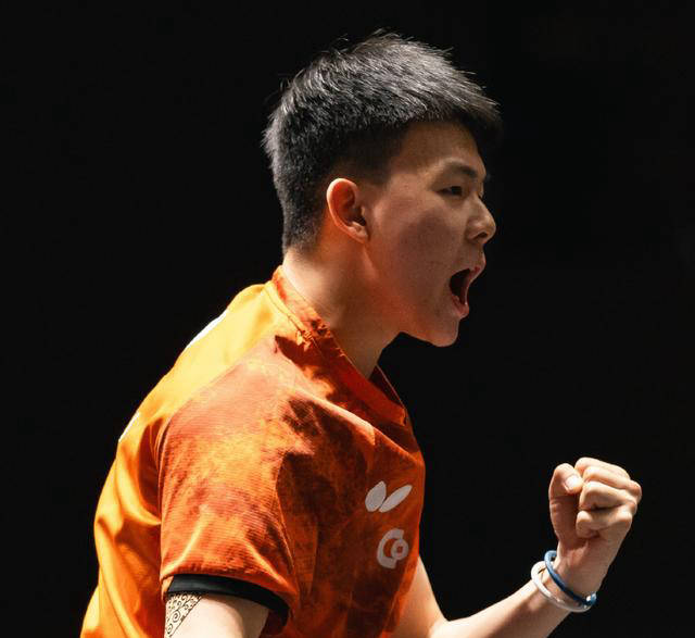 原创            王楚钦3-0横扫高承睿 世界第一状态完美觉醒-王楚钦练球