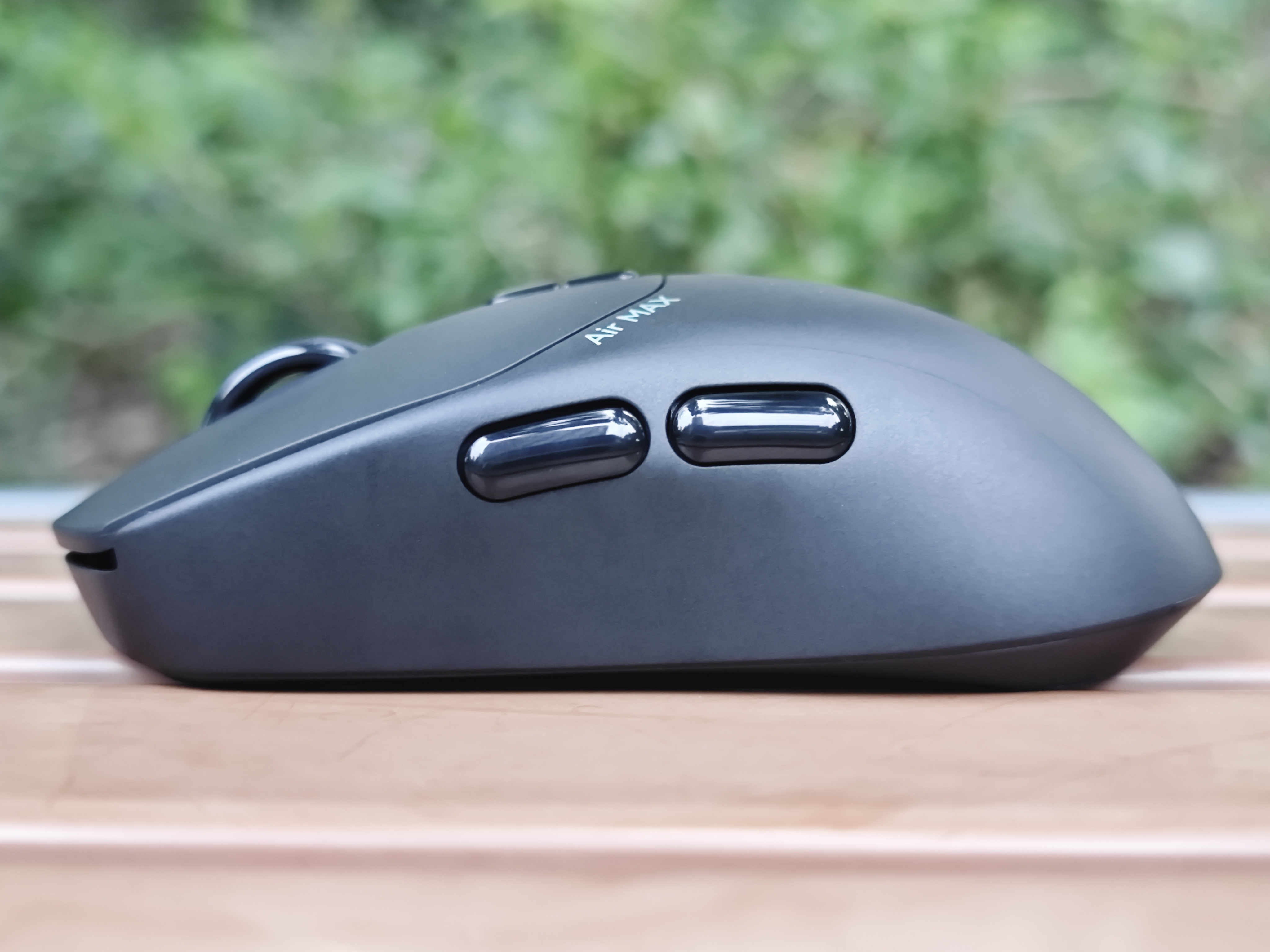 雷柏VT1Air MAX游戏鼠标:50g轻盈灵动,3950精准制胜的电竞利器